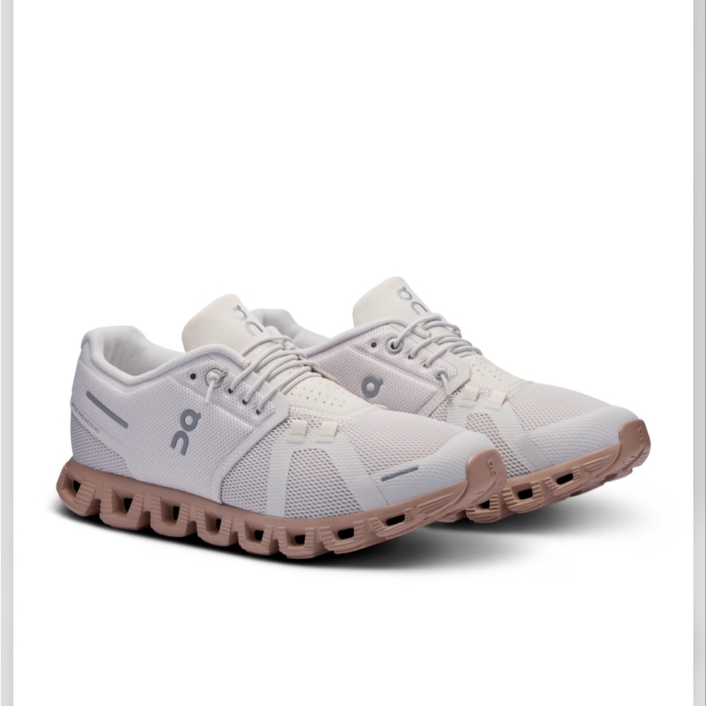 BNWT OnCloud Cloud 5 | Sand/Rosebrown | W8.5/EU40